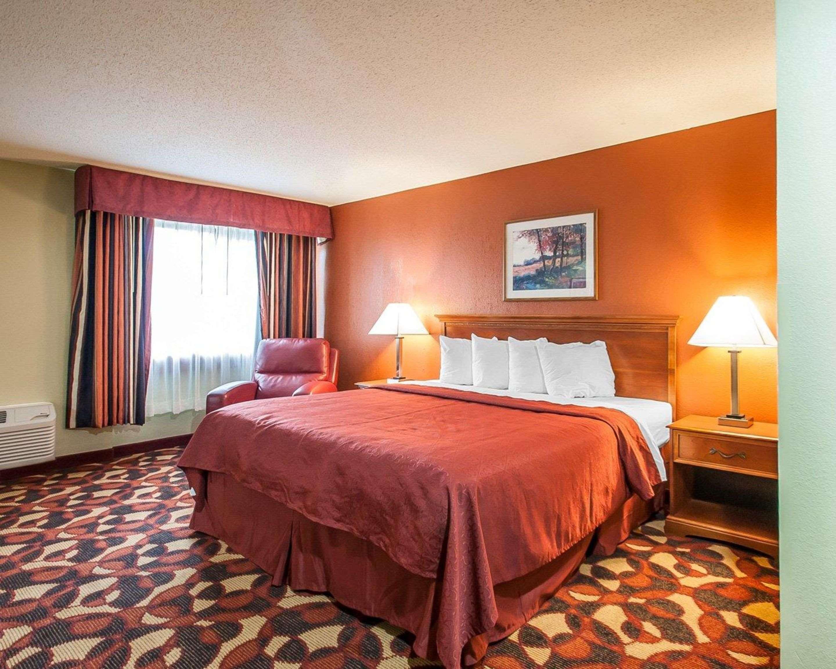 Quality Inn & Suites Kansas City I-435N Near Sports Complex Экстерьер фото