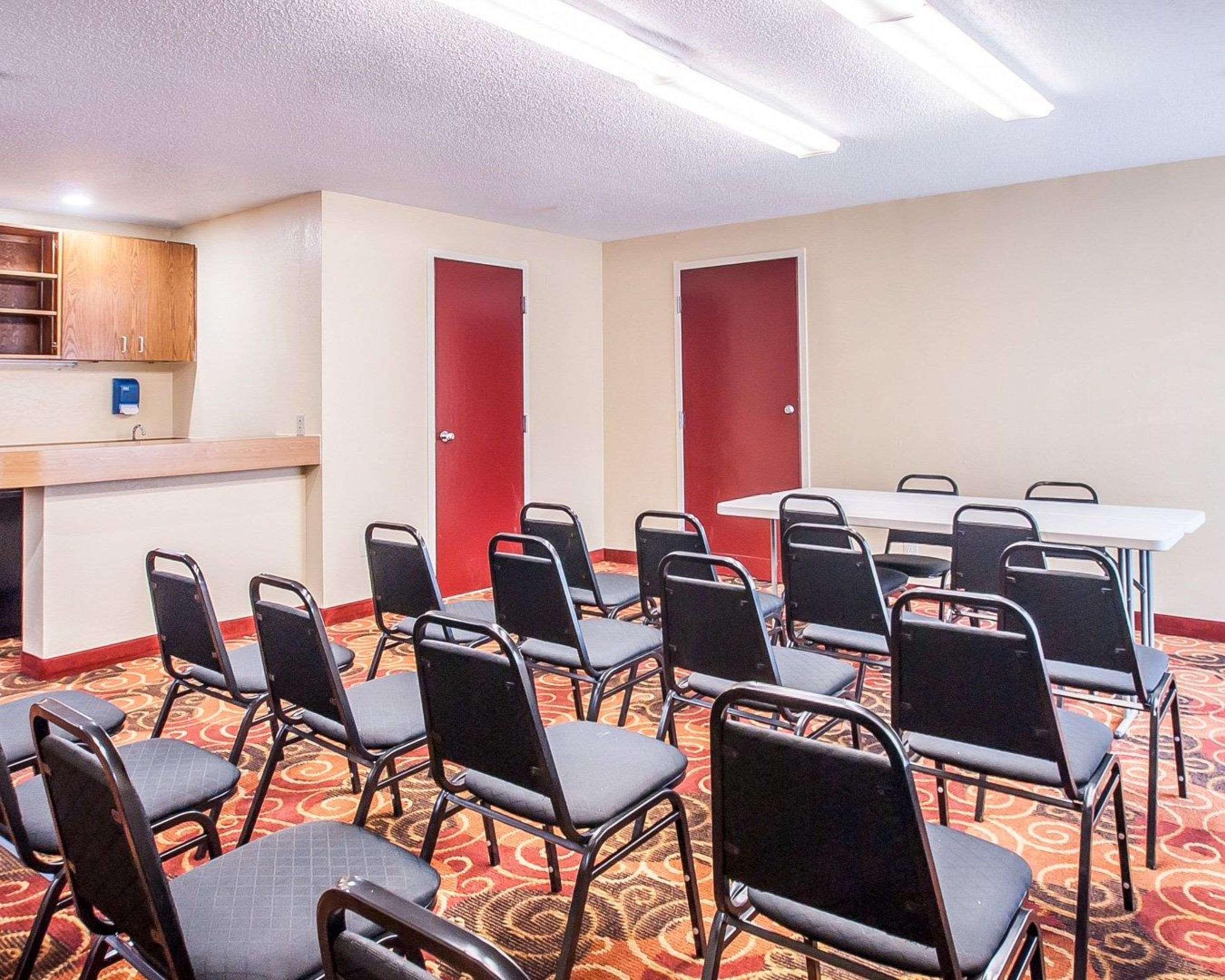 Quality Inn & Suites Kansas City I-435N Near Sports Complex Экстерьер фото