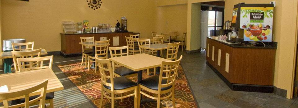 Quality Inn & Suites Kansas City I-435N Near Sports Complex Экстерьер фото