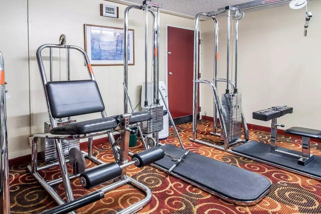 Quality Inn & Suites Kansas City I-435N Near Sports Complex Экстерьер фото